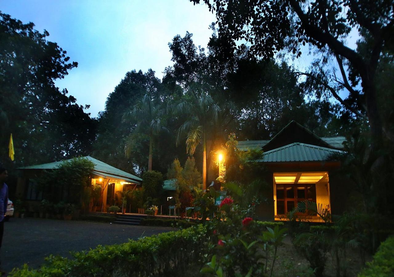 Mpt White Tiger Forest Lodge Tāla Exteriör bild